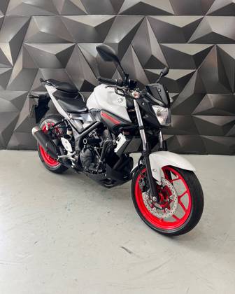 YAMAHA MT-03 ABS YAMAHA MT-03 ABS
